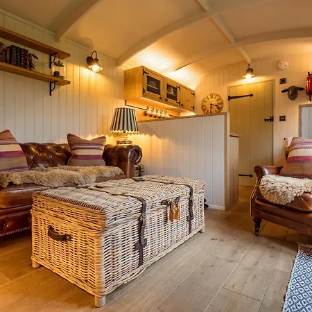 Holly Lodge Boutique B&B-3